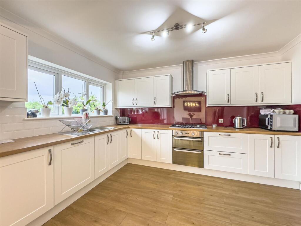 House in Southend-on-Sea - View 5