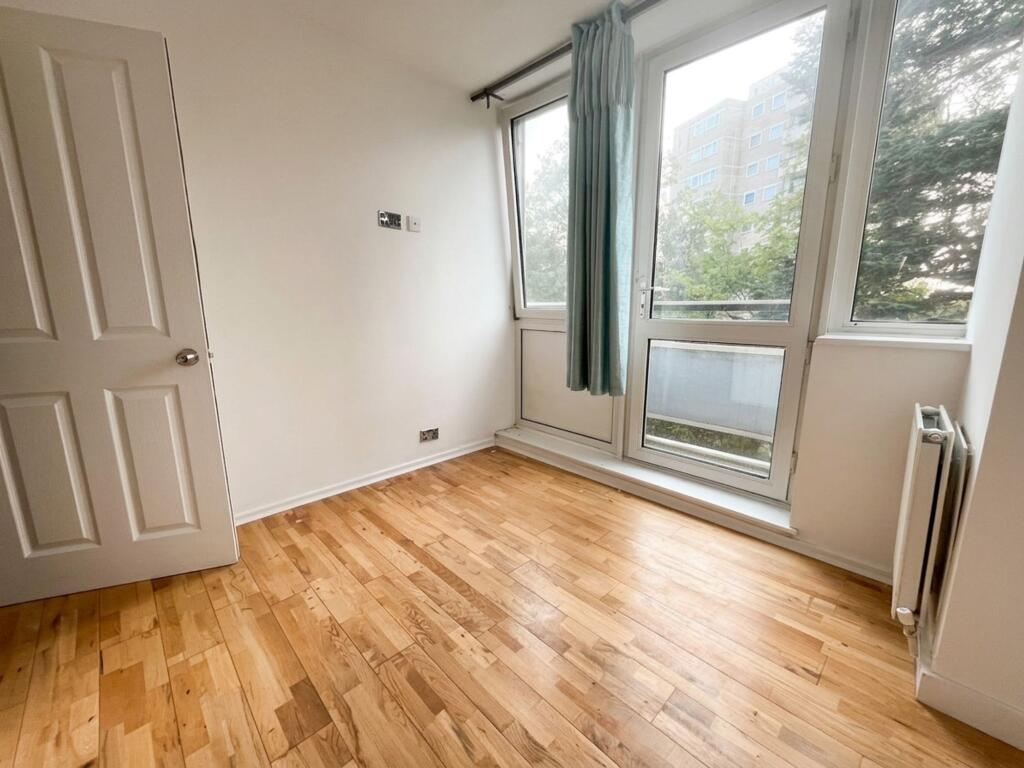 Apartment in London, Norley Neighbourhood, Roehampton - View 4