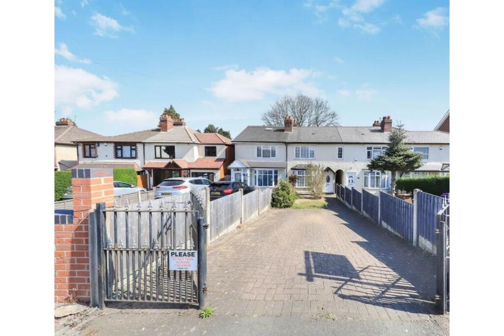 House in Wolverhampton, Sedgemoor Park, Woodcross - View 2
