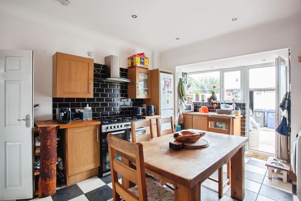 House in Barnsley, Wombwell - View 2