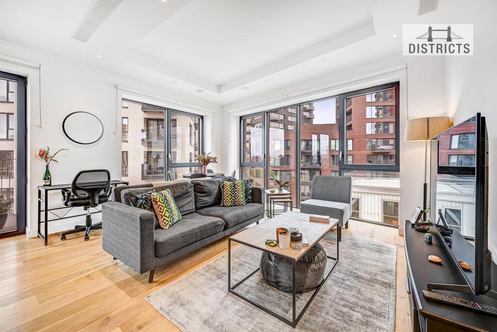 Main image of property: 89 City Island Way, London, E14