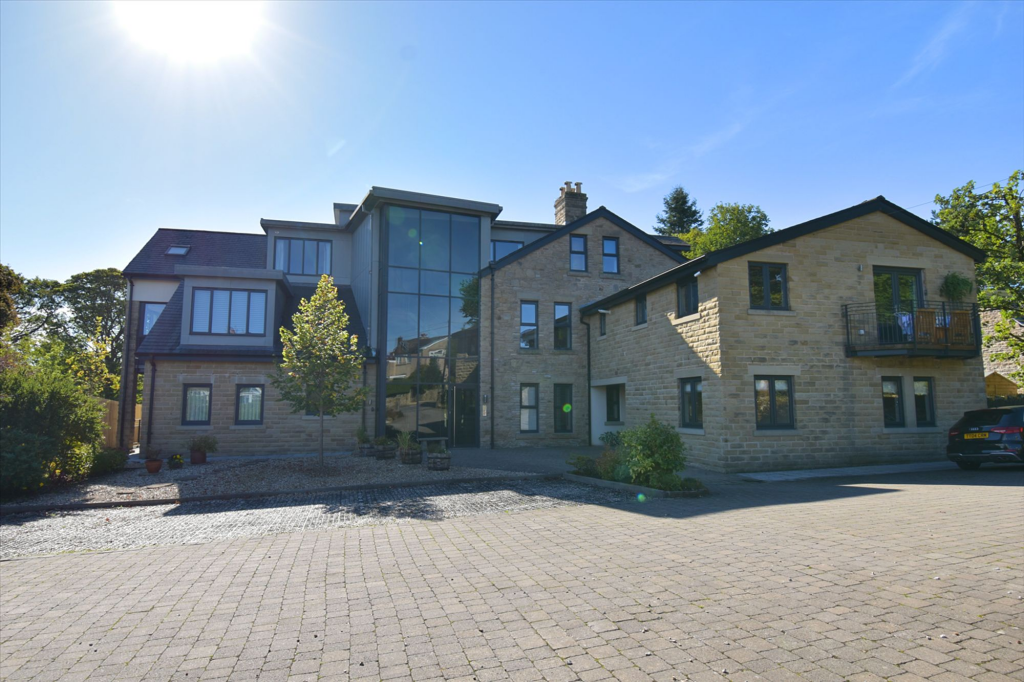2-bed flat on Whaley Lane, Whaley Bridge, SK23, £350,000