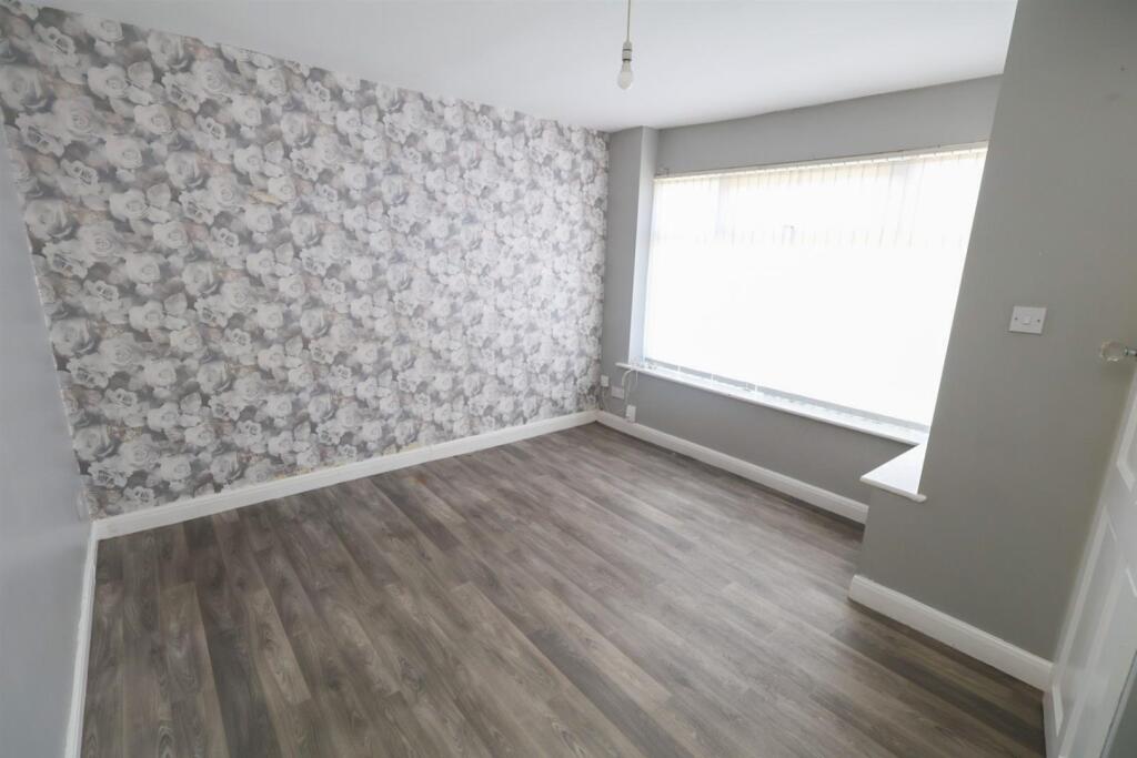 House in Salford, Barton upon Irwell - View 3