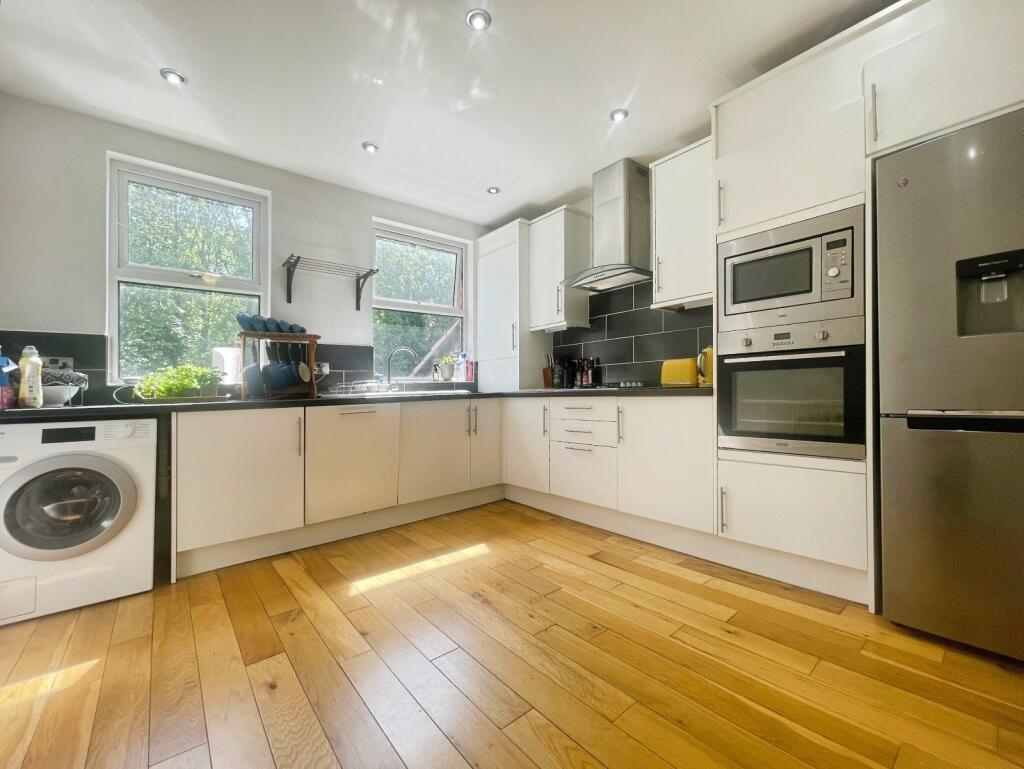 Apartment in Manchester, Whalley Range - More