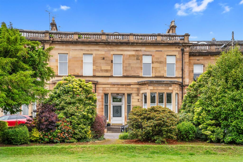 Main image of property: 2/2 8 Cleveden Crescent, Kelvinside, G12 0PB