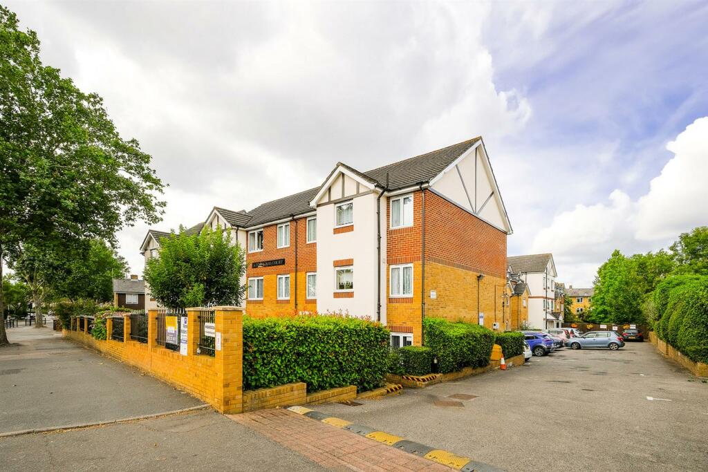 Main image of property: Chingford Mount Road, Chingford