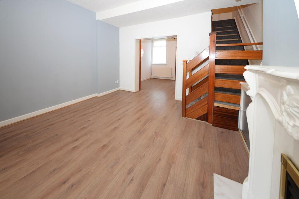 Fairfield Road, Droylsden, M43 photo 3
