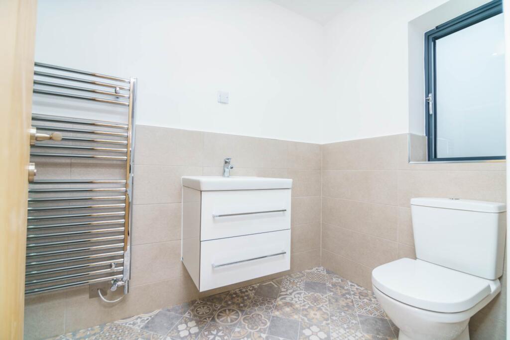 Additional image 11 of Bradford Road, Birkenshaw