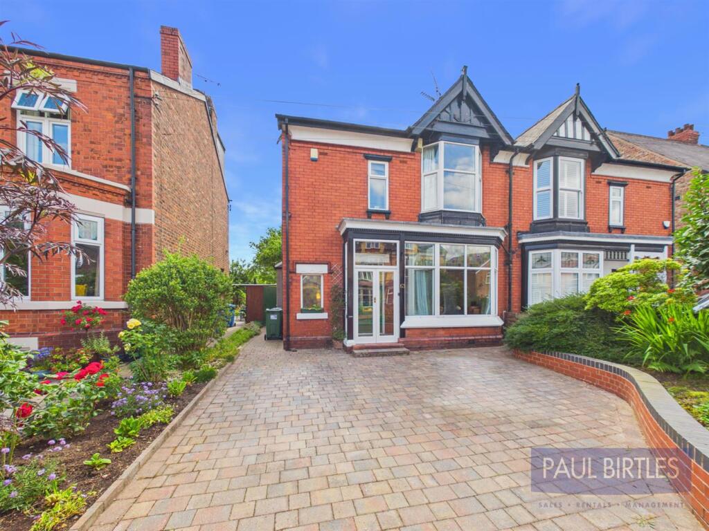 Main image of property: Queens Road, Urmston, Trafford, M41 9HF