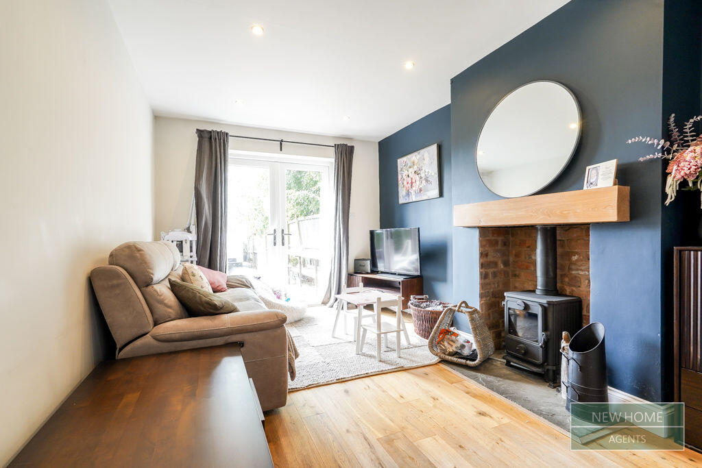 House in Staffordshire Moorlands, Leek - More