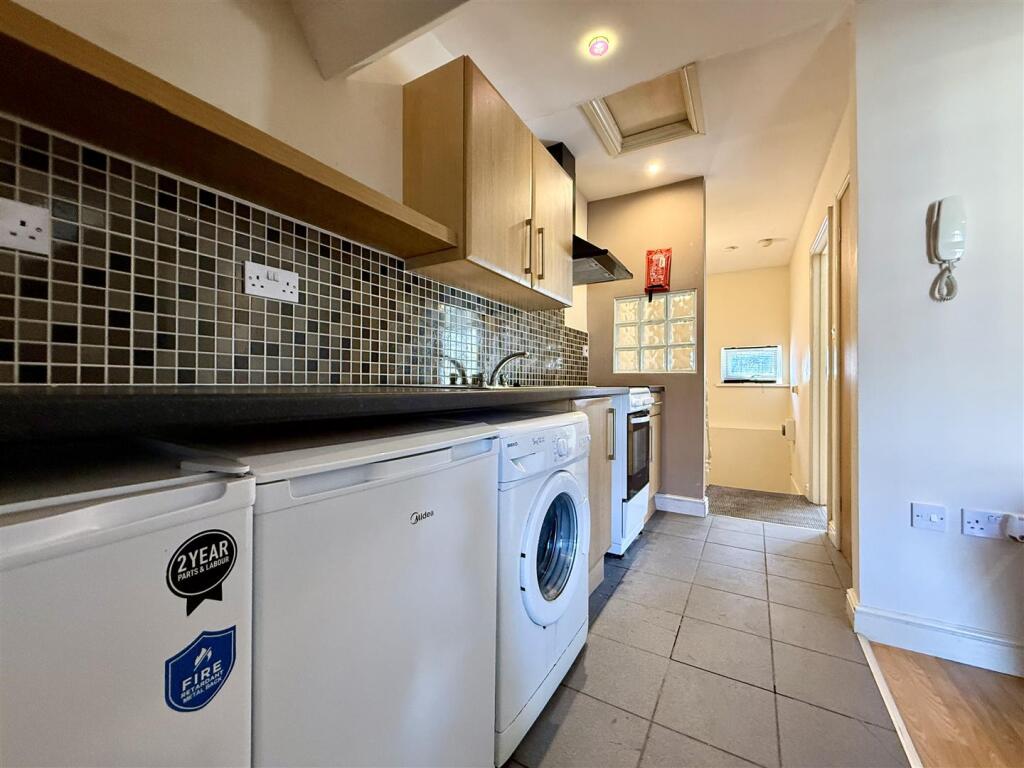 Apartment in Cardiff - View 3