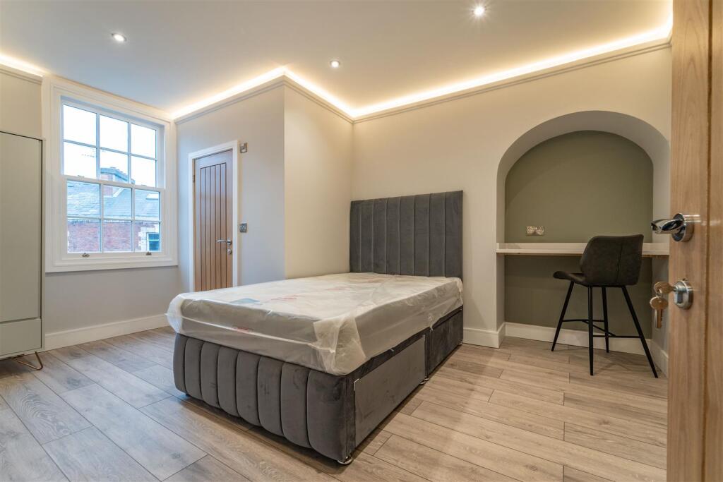 Main image of property: 17 Grosvenor Street, Chester, Cheshire, CH1
