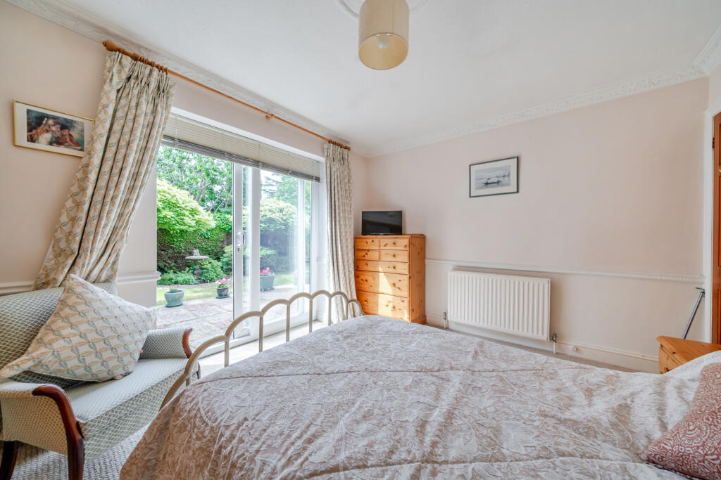 Grantley Court, Farnham, GU9 photo 4