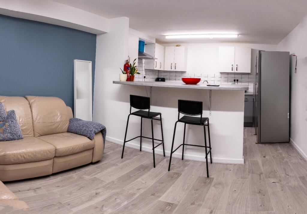 Apartment in Nottingham, Radford - View 5