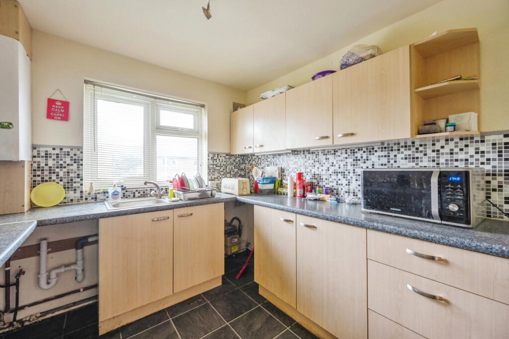 Sandalwood Road, Burton-on-Trent, Staffordshire, DE15 photo 3