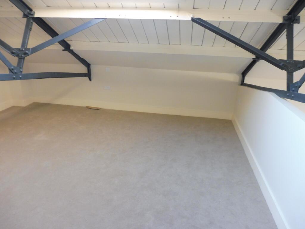 Apartment in Cardiff, Saltmead, Grangetown - More