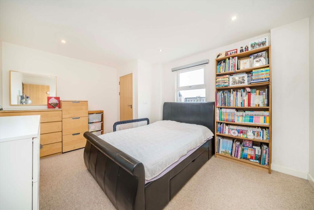 Apartment in London, Surbiton - View 4