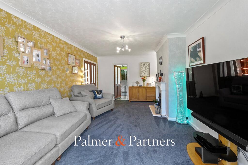 House in Colchester, Hythe - More