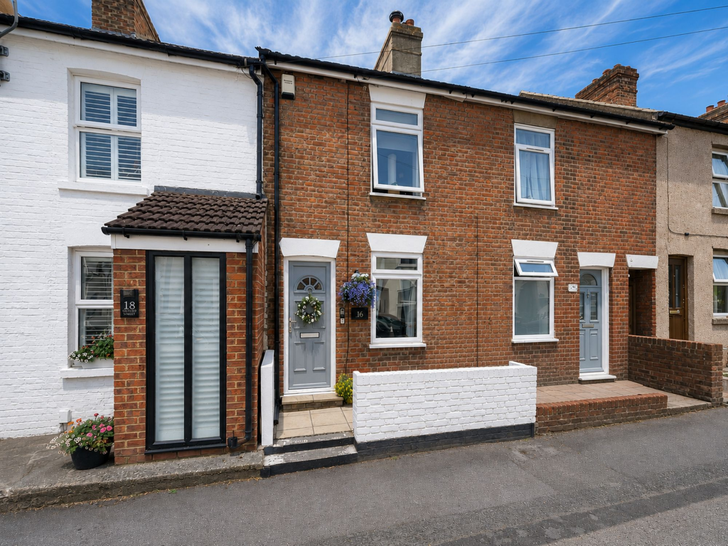 Main image of property: Oxford Street, Snodland, ME6