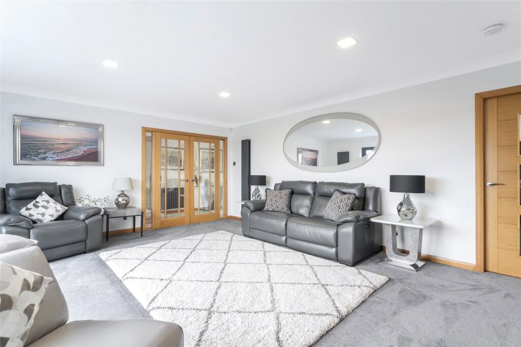 House in Falkirk, Clackmannanshire - More