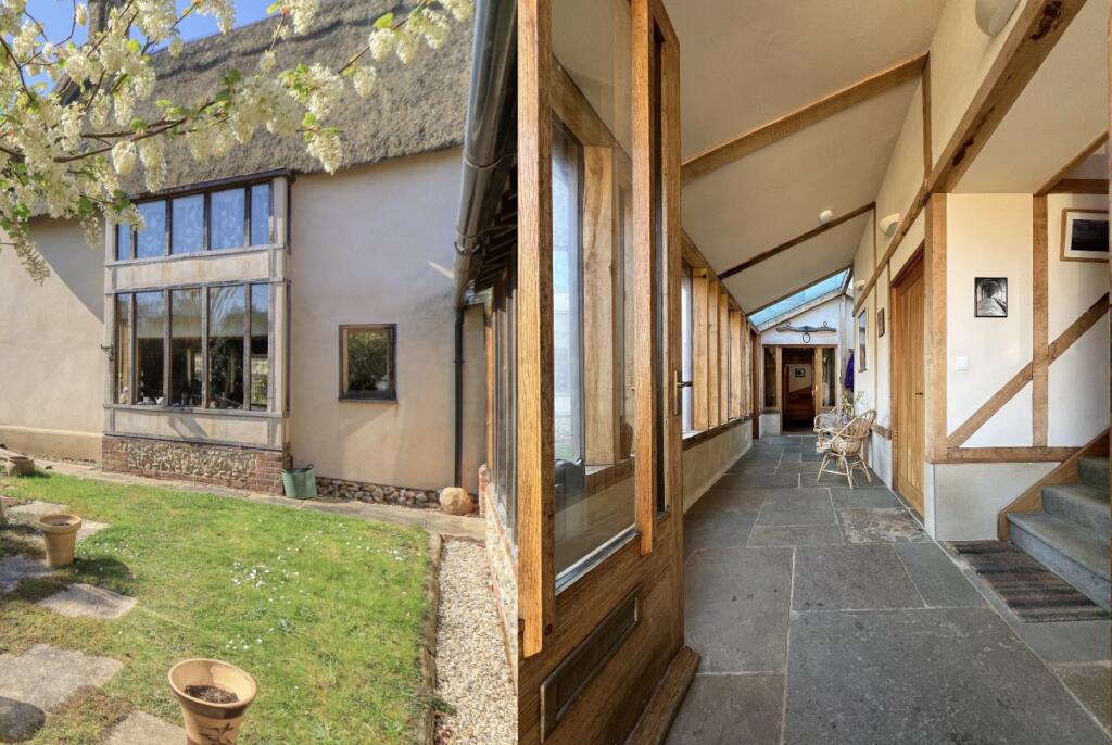 House in Broadland, Strumpshaw - More