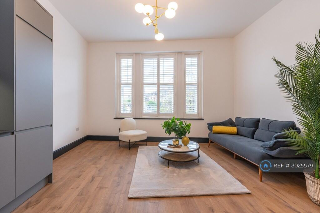 Apartment in London - View 5