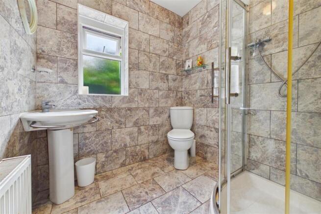 Chynoweth Mews Shower room.