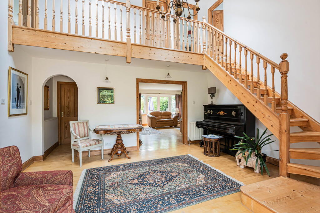 Maddox Lane, Little Bookham, KT23 - View 4