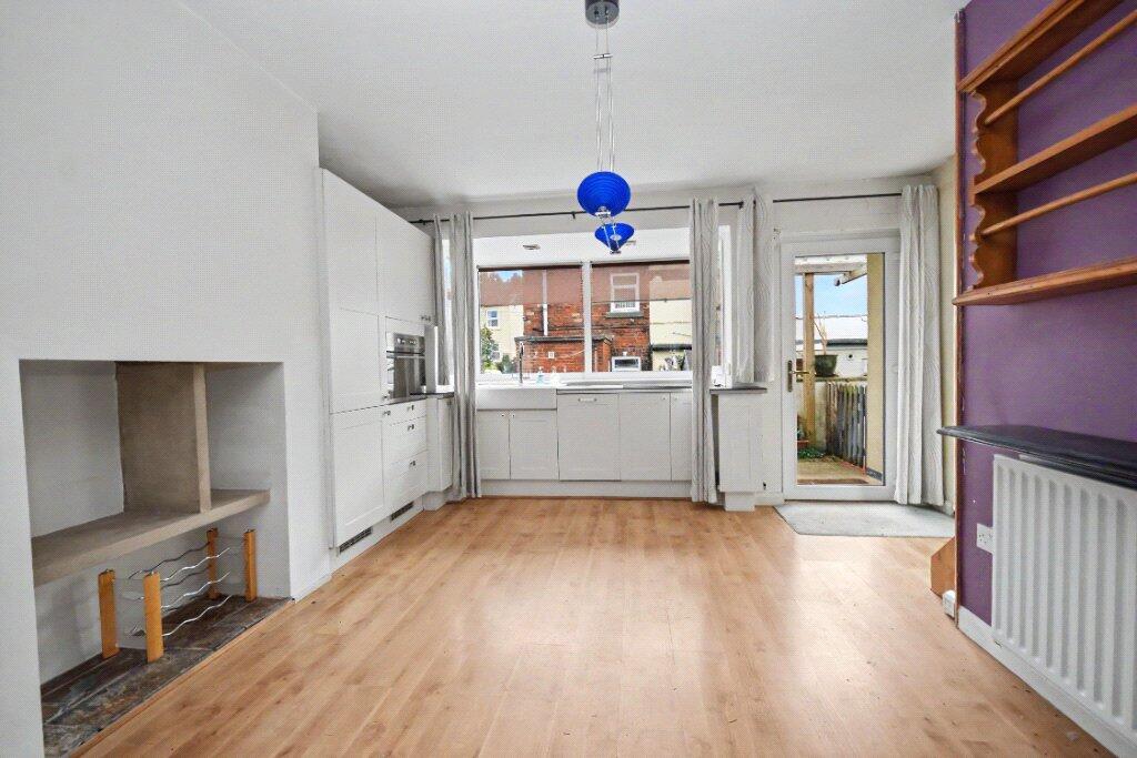 House in Wakefield, Crigglestone - View 3