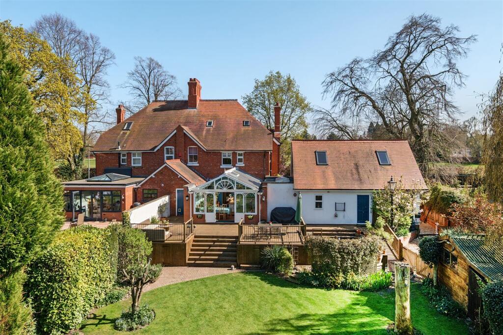 5-bed house on Roslyn Road, Wellington, Telford, £750,000
