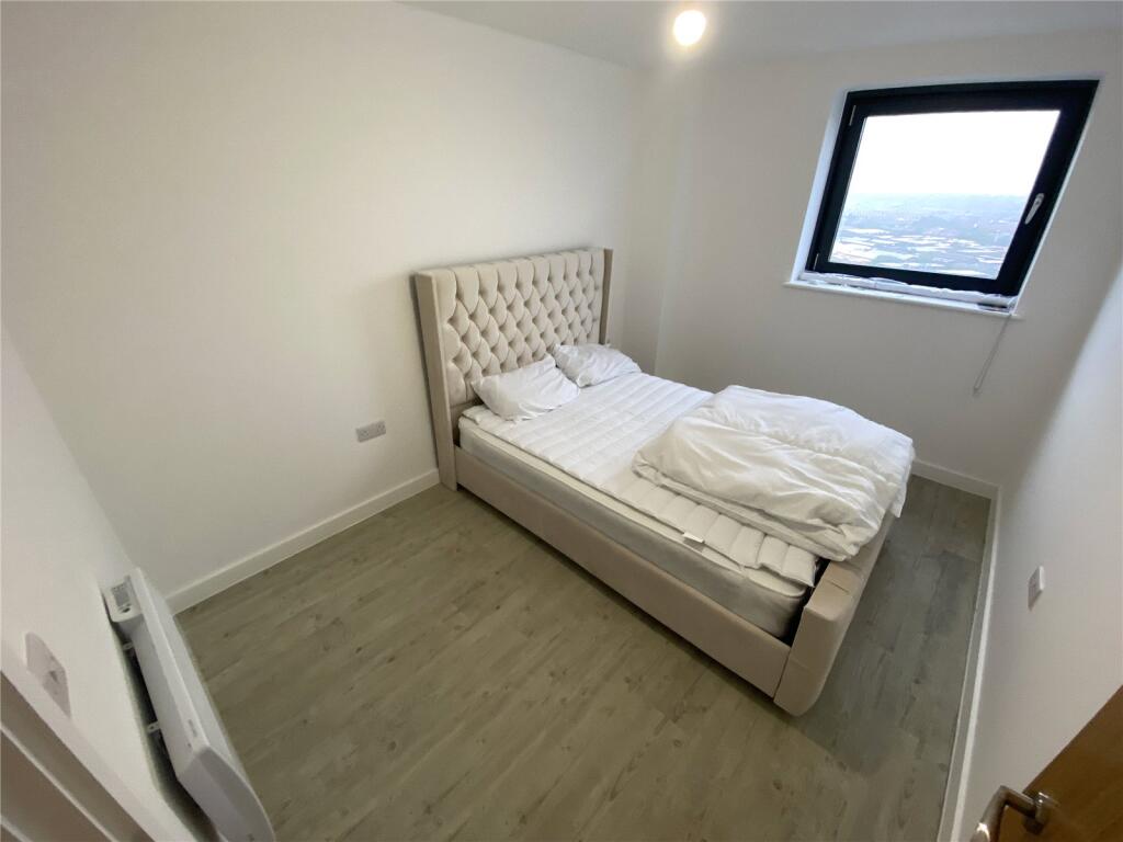 Apartment in Salford, Greater Manchester - View 5