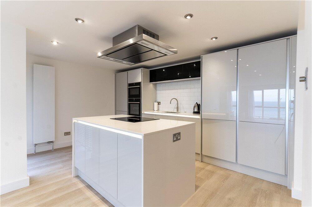 Apartment in Bournemouth - More