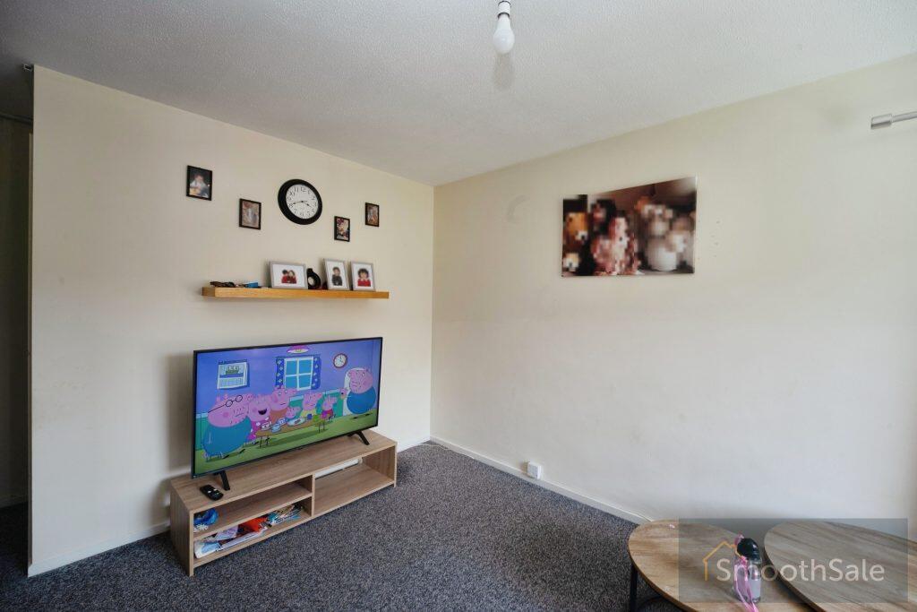 Apartment in Leeds, Alwoodley - View 4