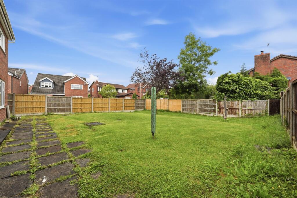 Atholl Close, Macclesfield photo 4