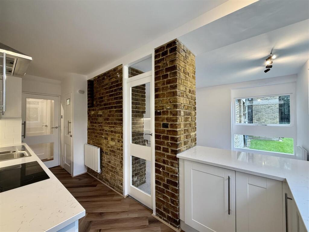 House in London - View 3