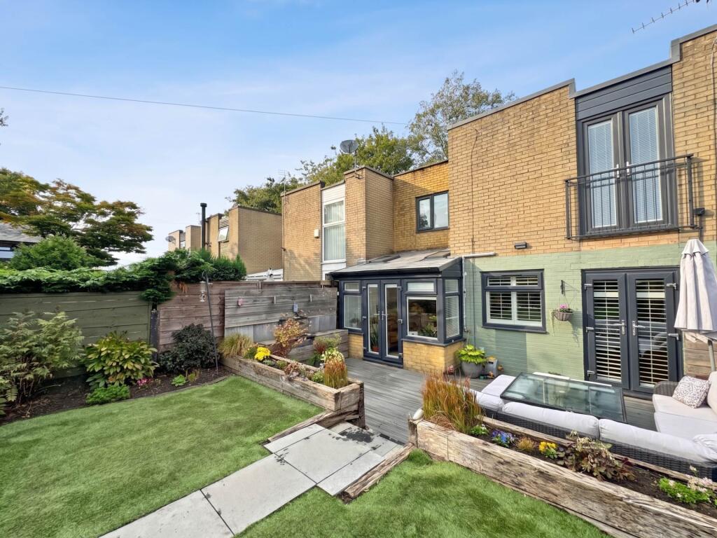 Main image of property: The Fold, Royton