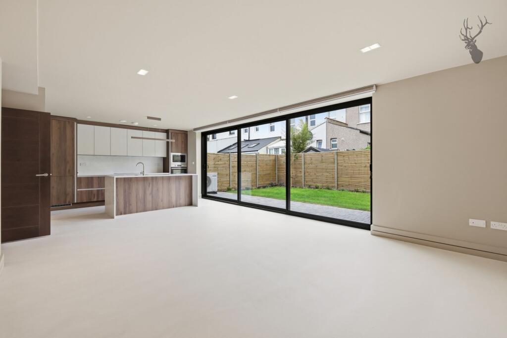 Fulready Road, London, E10 - View 2