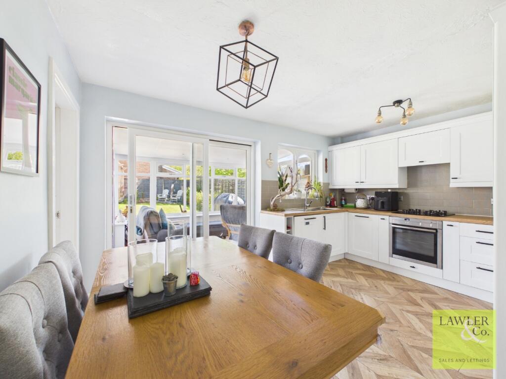 Woodmount Close, Romiley, Stockport, Cheshire, SK6 4HN photo 4