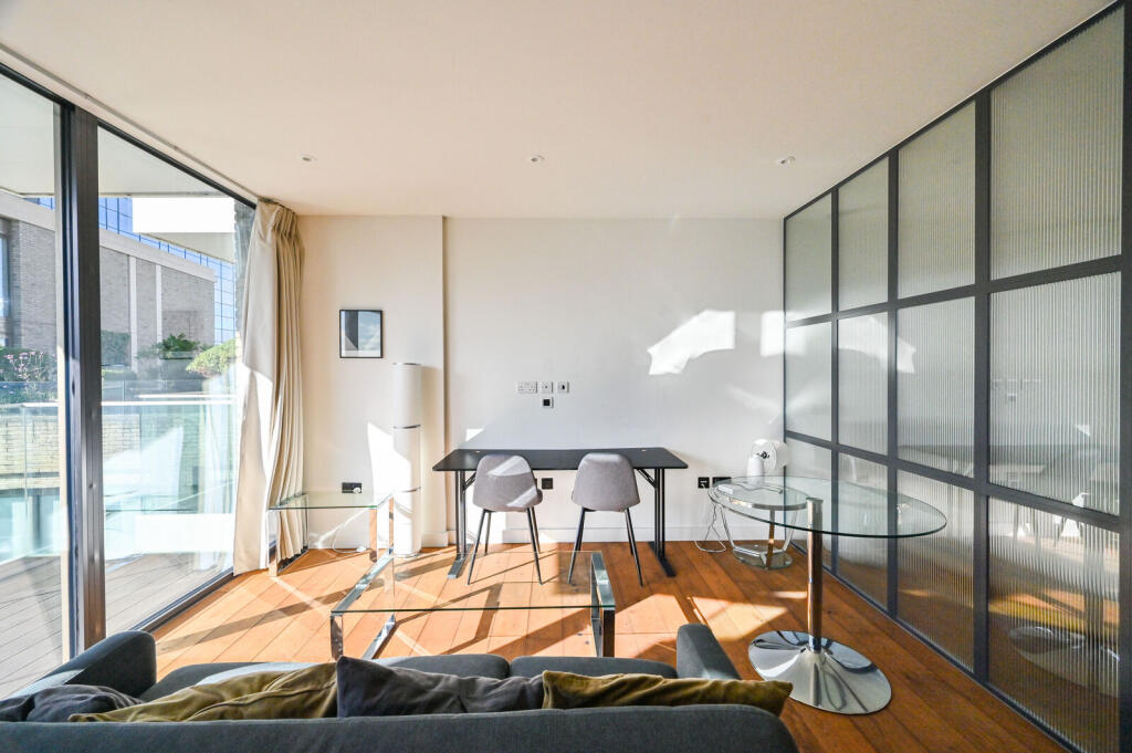 Apartment in London - More