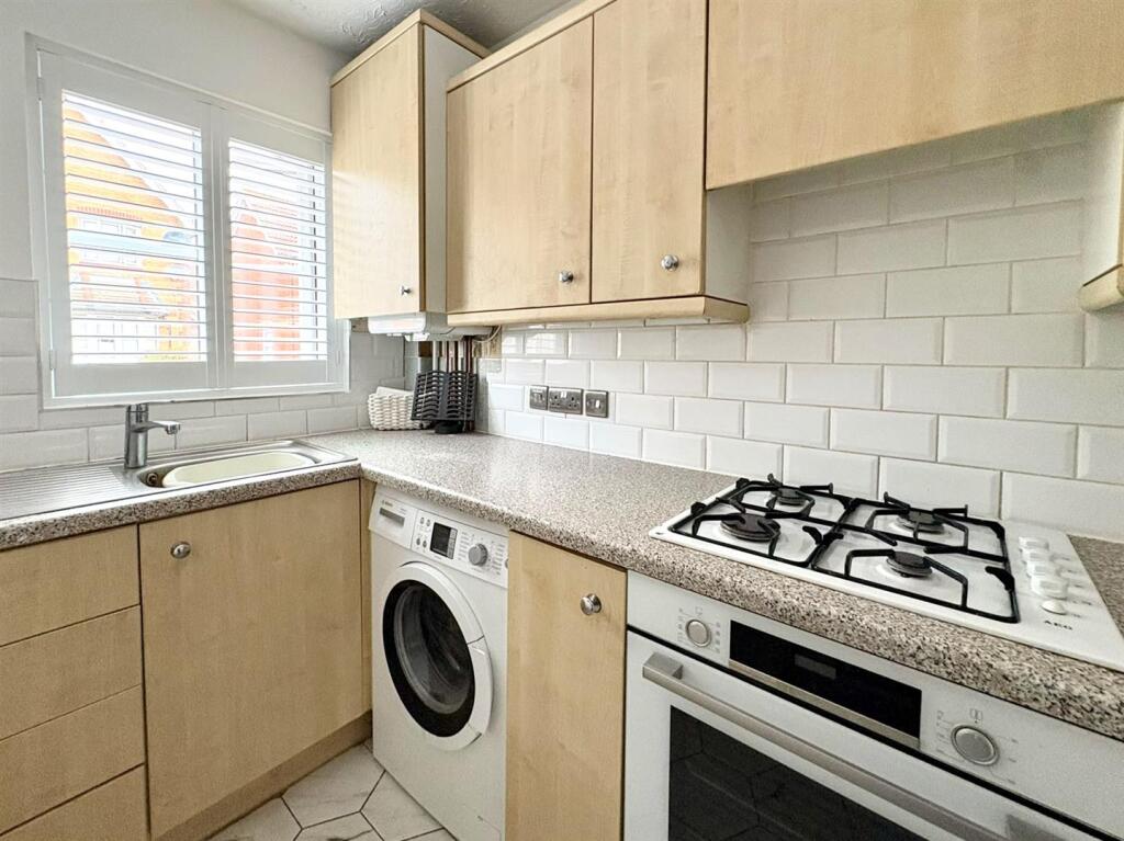 House in London - View 2