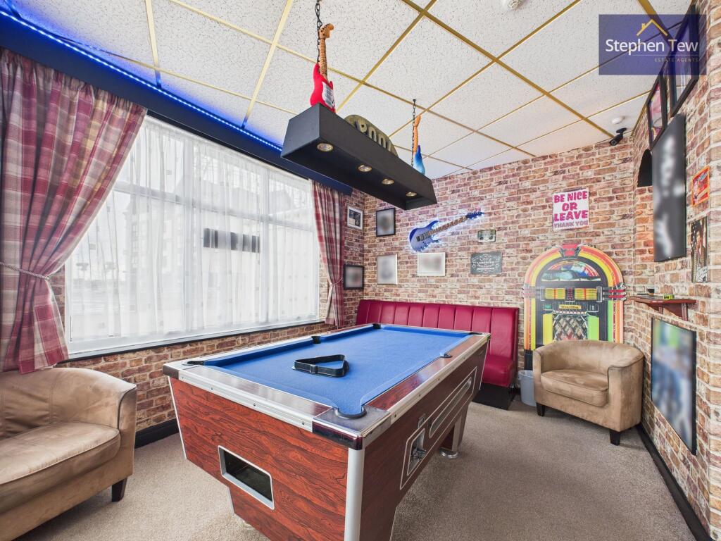 Snooker/Pool Room