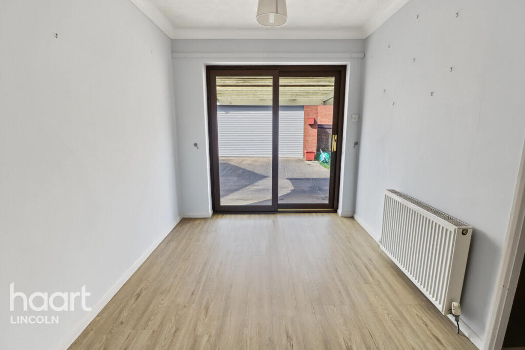 House in Lincoln, Birchwood - View 4