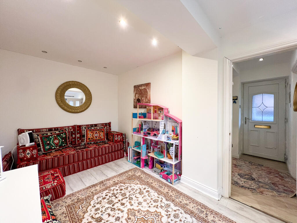 Rowanswood Drive, Hyde photo 2