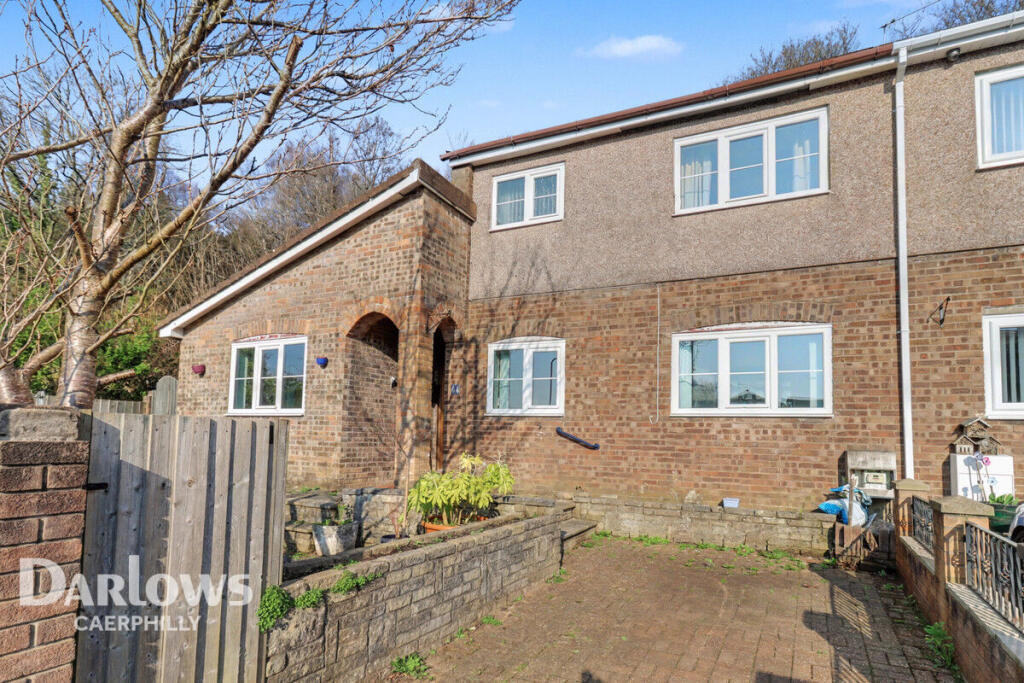 3-bed semi-detached on Yr Hendre, Caerphilly, £280,000