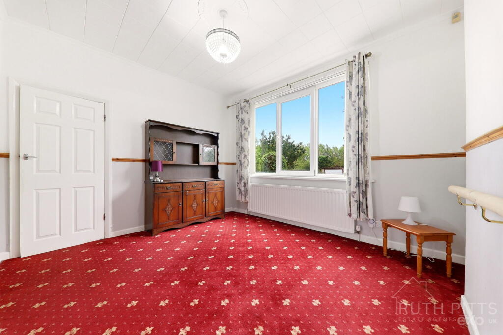 House in Wakefield - View 5