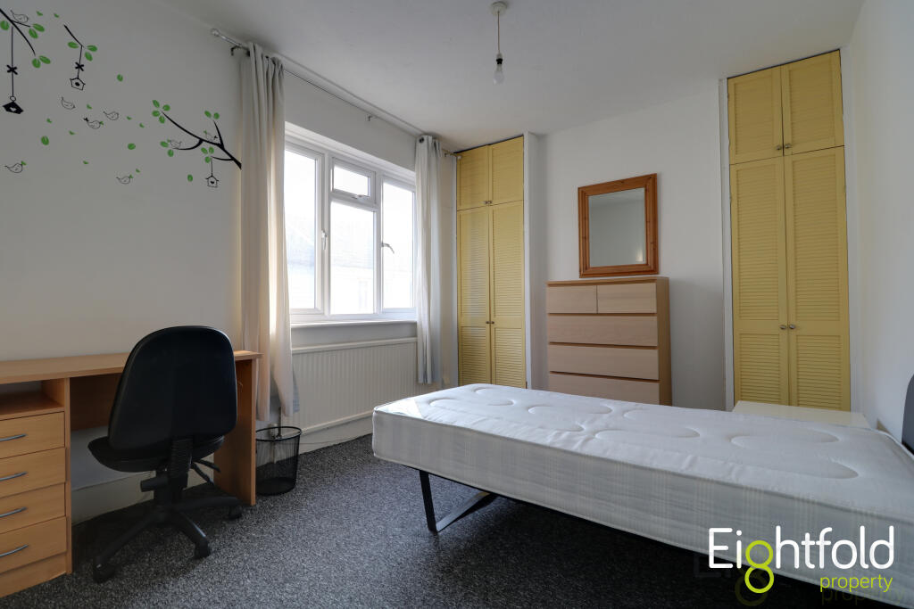 4 bedroom terraced house for rent