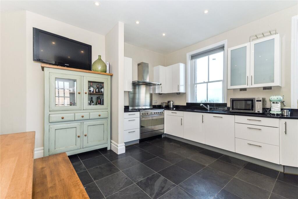 Apartment in London - View 4