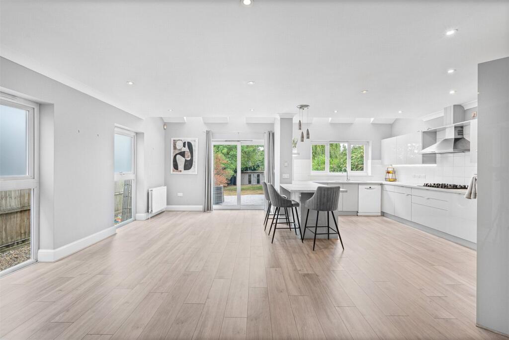 House in Watford - View 5
