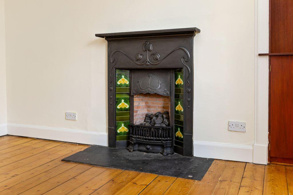 14 Hawthornbank Place, Edinburgh, EH6 4HG photo 4