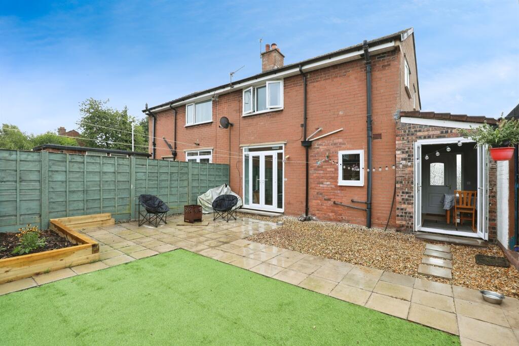 Mount Pleasant Road, Davenham, Northwich photo 2